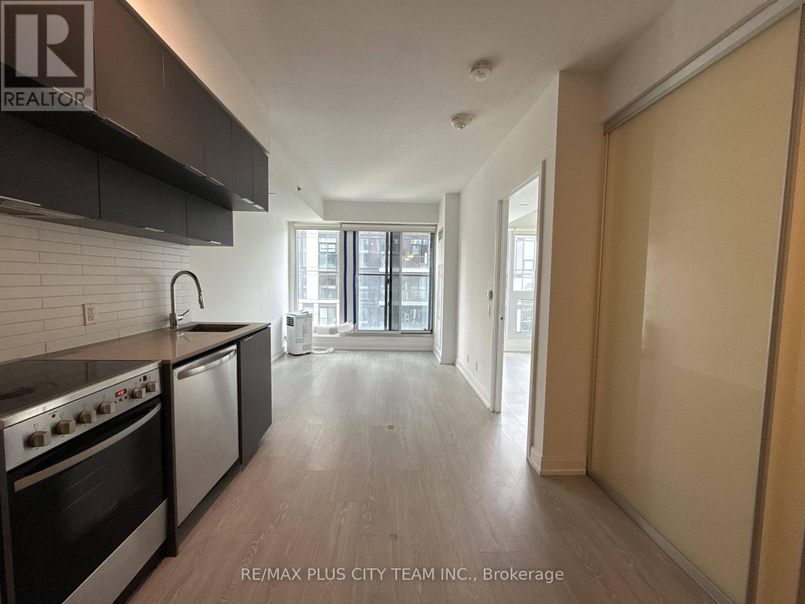 1901 - 181 Dundas Street E, Toronto, Ontario  M5A 0N5 - Photo 4 - C13609666