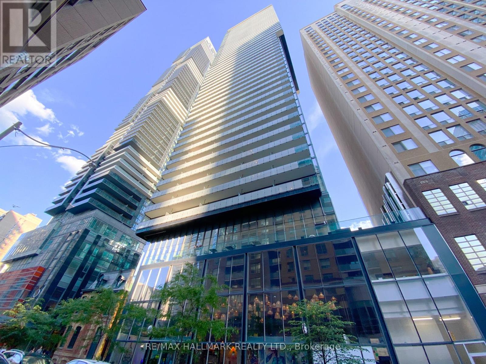 1406 - 15 Grenville Street, Toronto, Ontario  M4Y 0B9 - Photo 2 - C13609712
