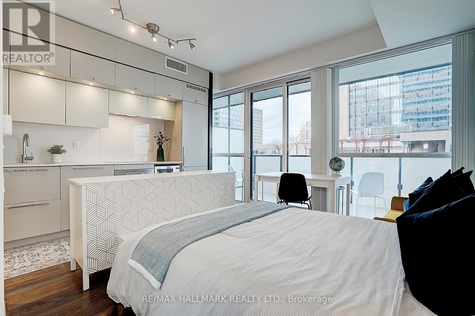1406 - 15 Grenville Street, Toronto, Ontario  M4Y 0B9 - Photo 24 - C13609712