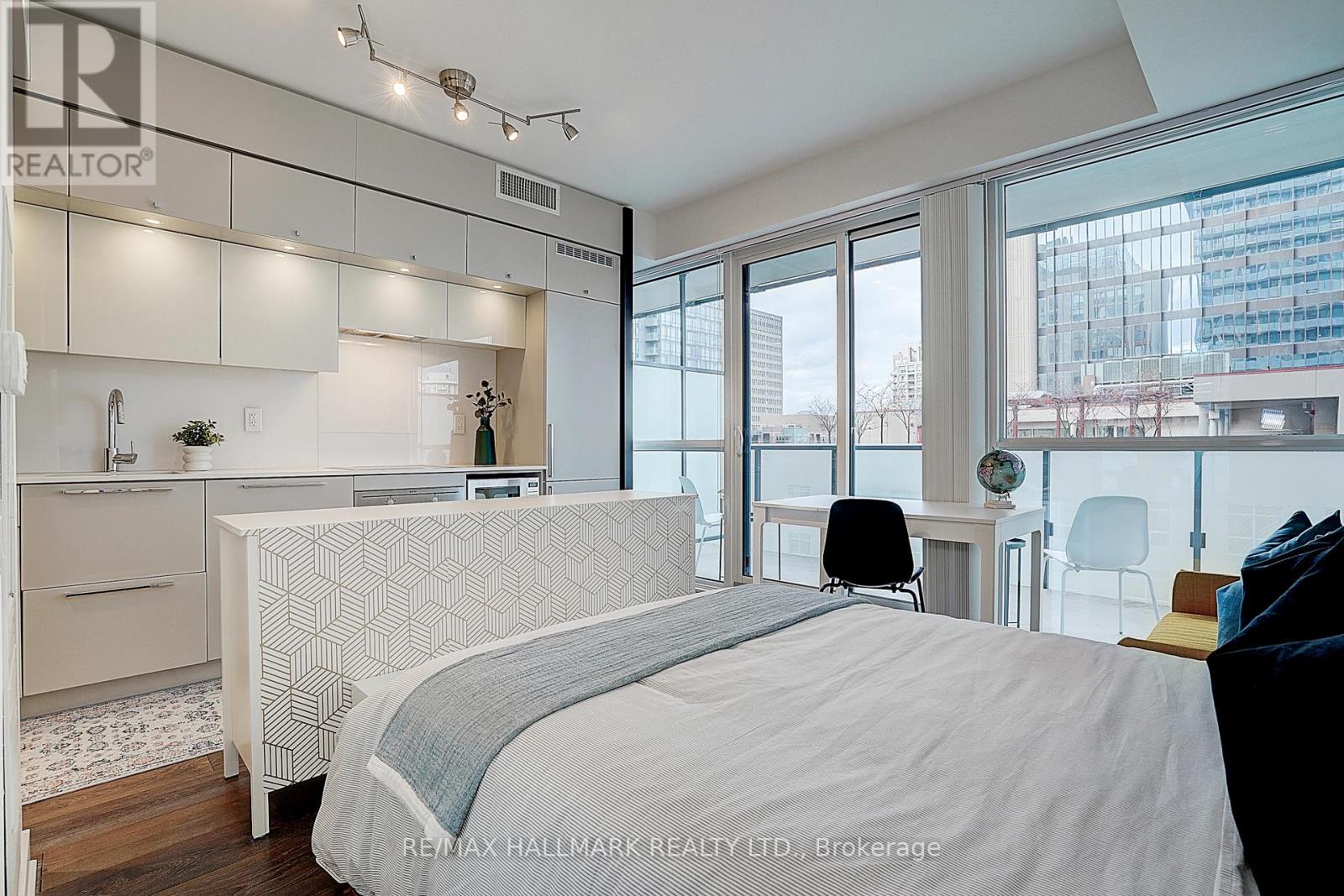 1406 - 15 Grenville Street, Toronto, Ontario  M4Y 0B9 - Photo 25 - C13609712