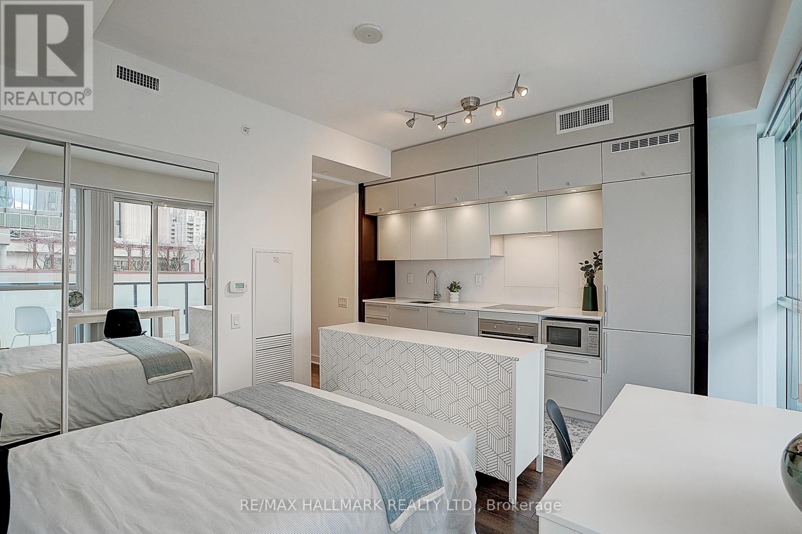 1406 - 15 Grenville Street, Toronto, Ontario  M4Y 0B9 - Photo 31 - C13609712