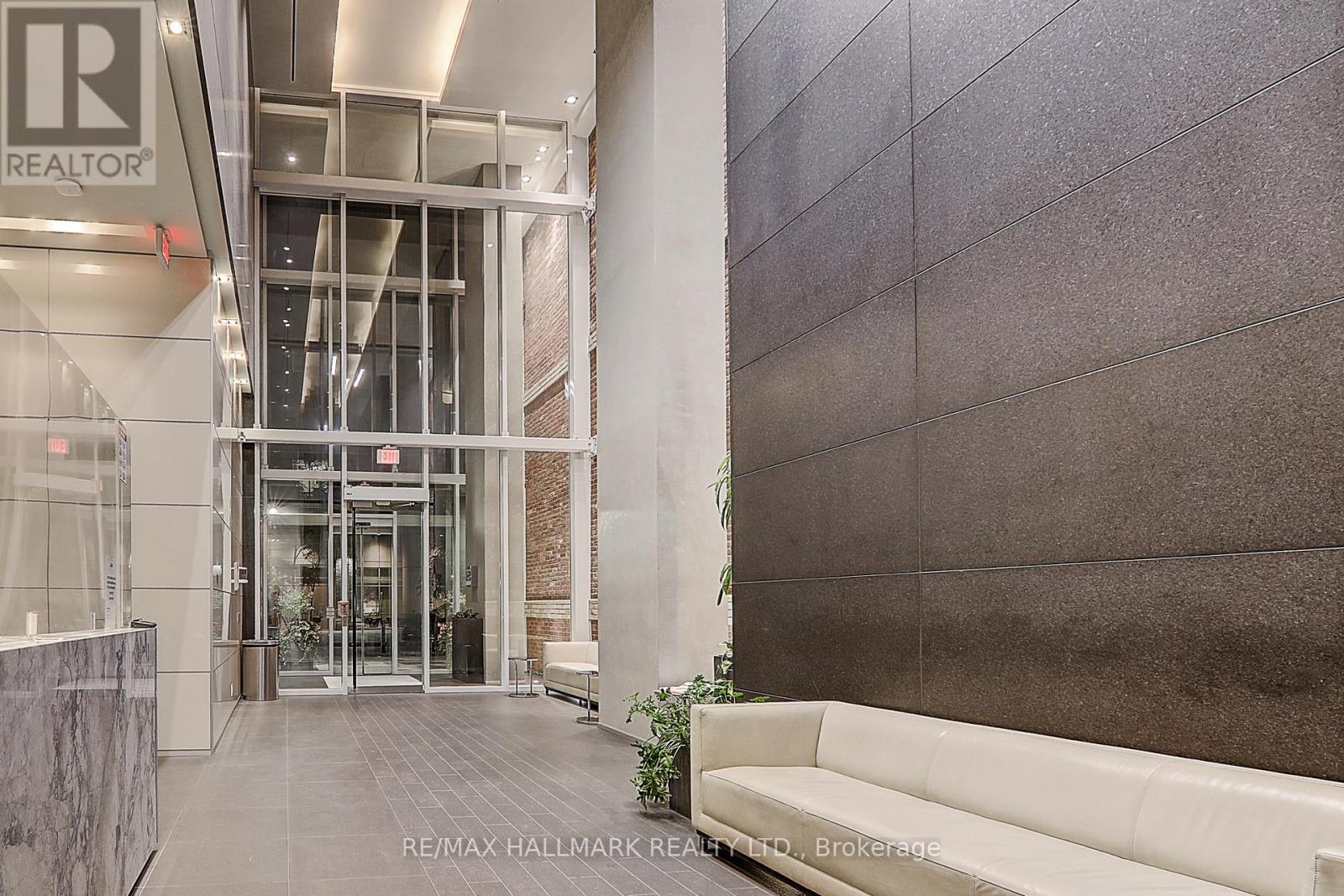 1406 - 15 Grenville Street, Toronto, Ontario  M4Y 0B9 - Photo 4 - C13609712