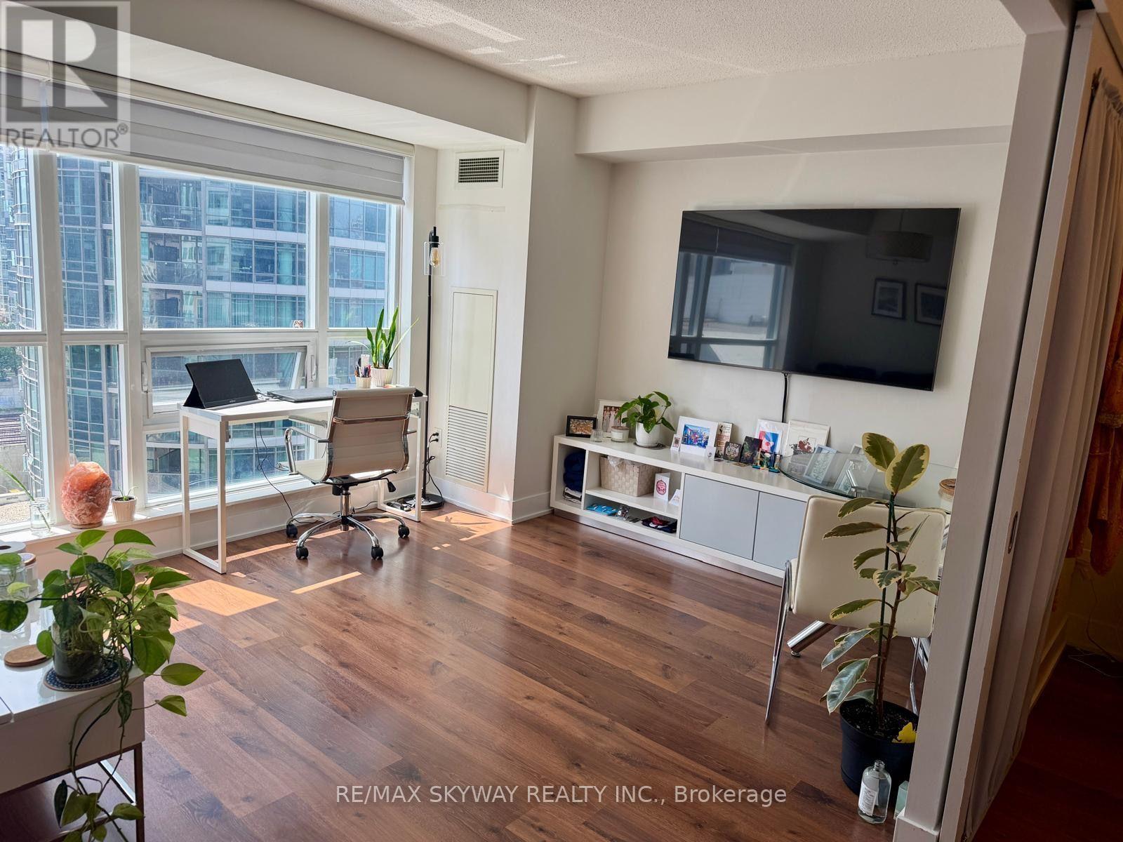 919 - 20 Blue Jays Way, Toronto, Ontario  M5V 3W6 - Photo 3 - C13609820