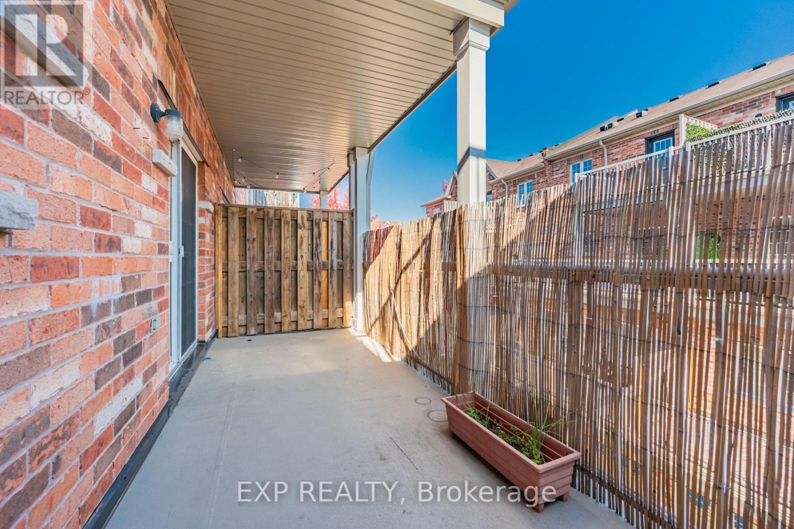 35 Carnahan Terrace, Toronto, Ontario  M4E 0B1 - Photo 17 - E13609688