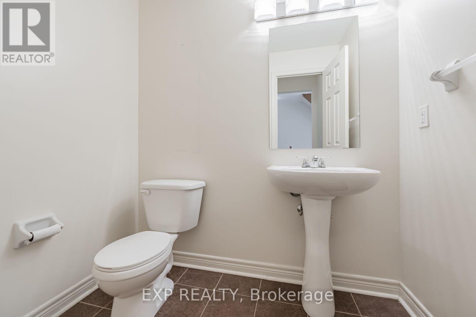 35 Carnahan Terrace, Toronto, Ontario  M4E 0B1 - Photo 19 - E13609688