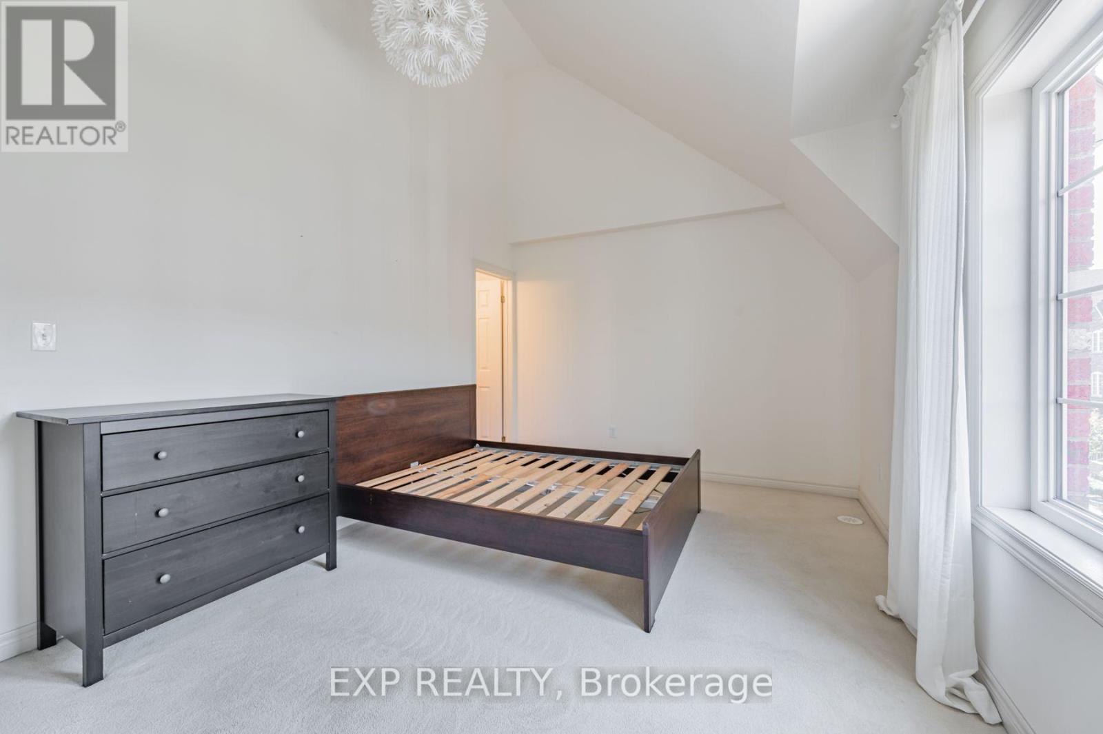 35 Carnahan Terrace, Toronto, Ontario  M4E 0B1 - Photo 23 - E13609688