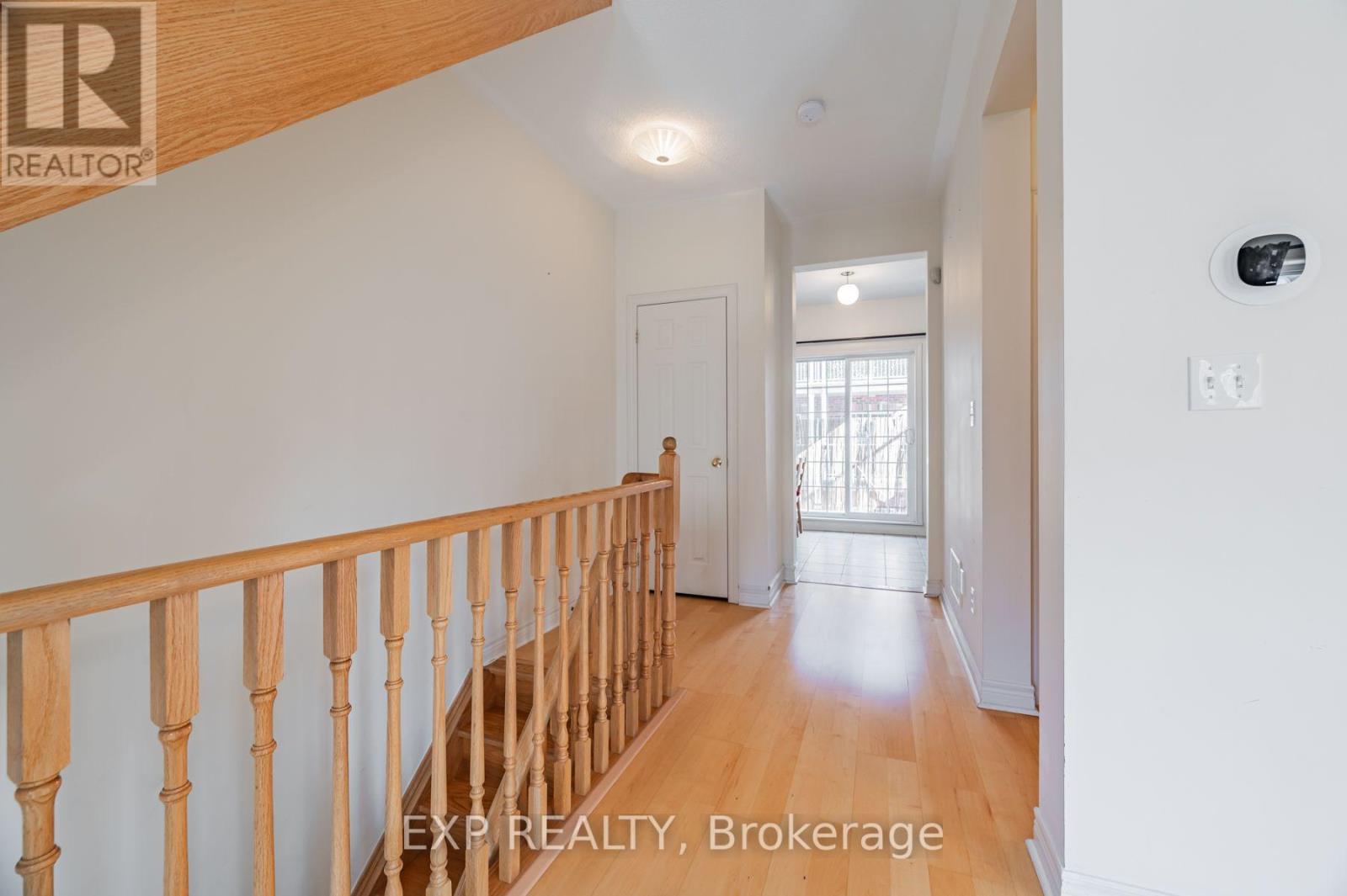 35 Carnahan Terrace, Toronto, Ontario  M4E 0B1 - Photo 4 - E13609688