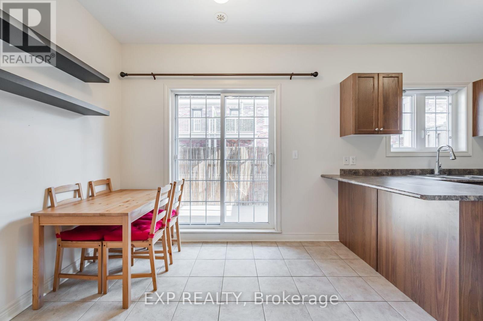 35 Carnahan Terrace, Toronto, Ontario  M4E 0B1 - Photo 9 - E13609688