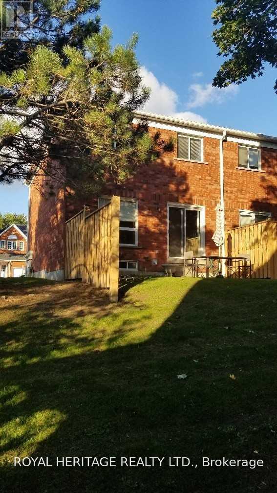 149 - 10 Bassett Boulevard, Whitby, Ontario  L1N 9C3 - Photo 4 - E13609822