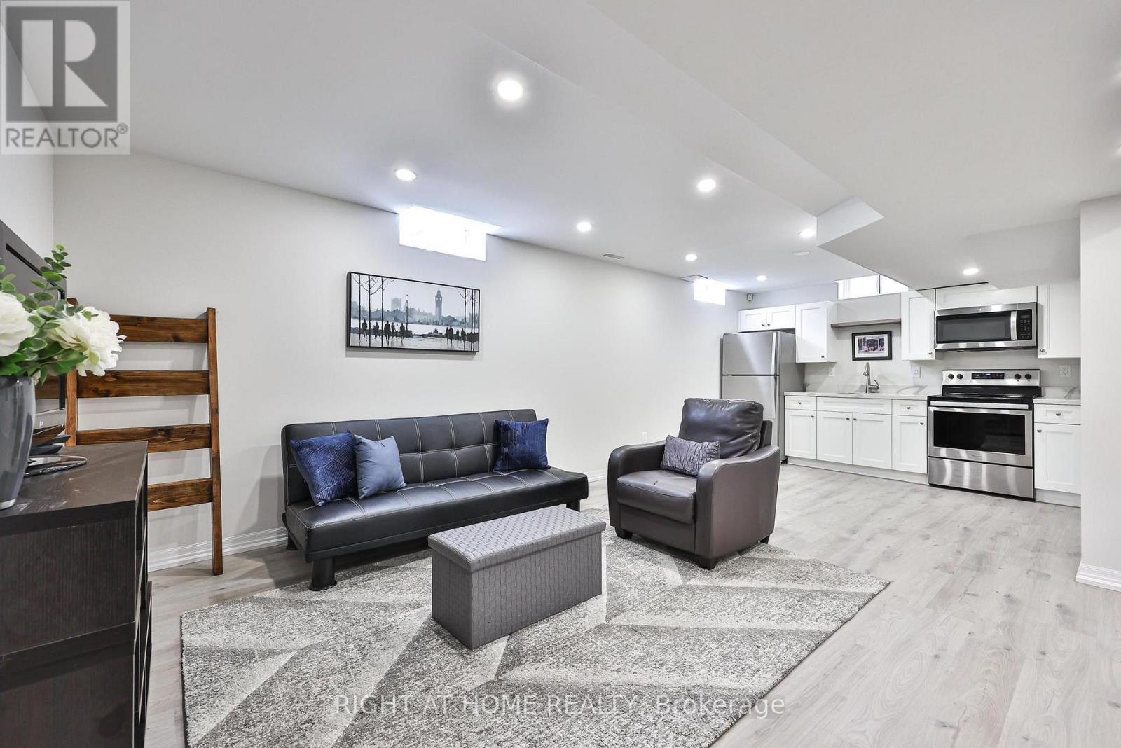 9 Grand Oak Drive, Richmond Hill, Ontario  L4E 4E8 - Photo 35 - N13609634