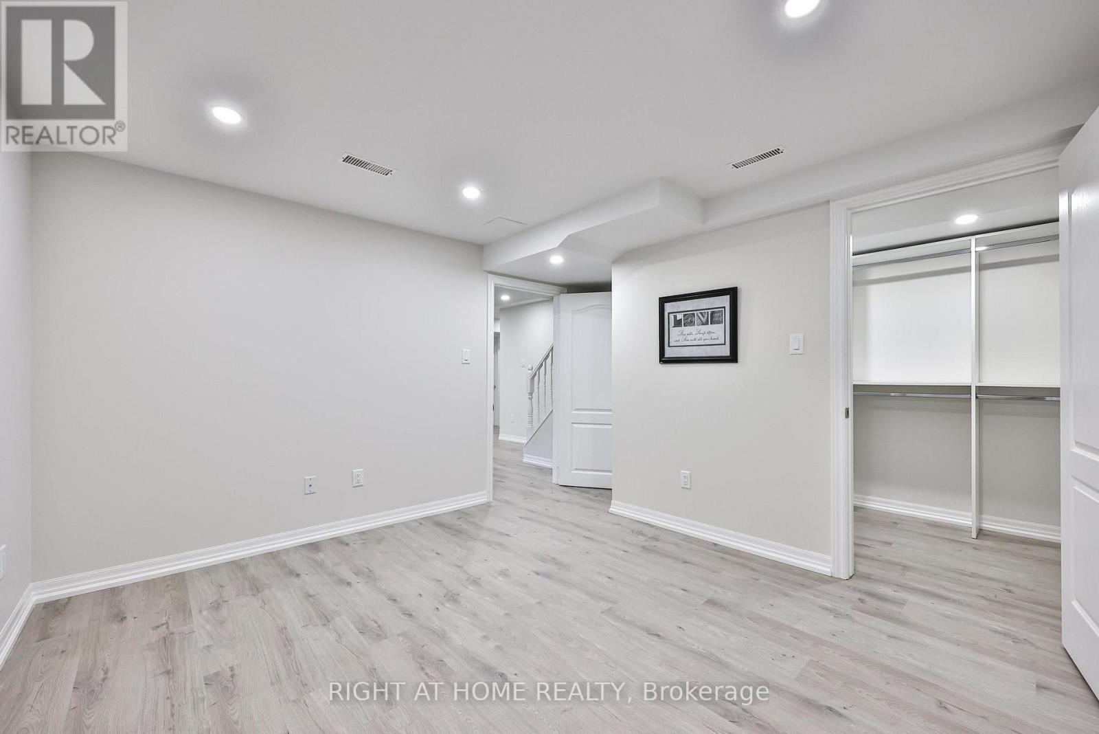 9 Grand Oak Drive, Richmond Hill, Ontario  L4E 4E8 - Photo 38 - N13609634