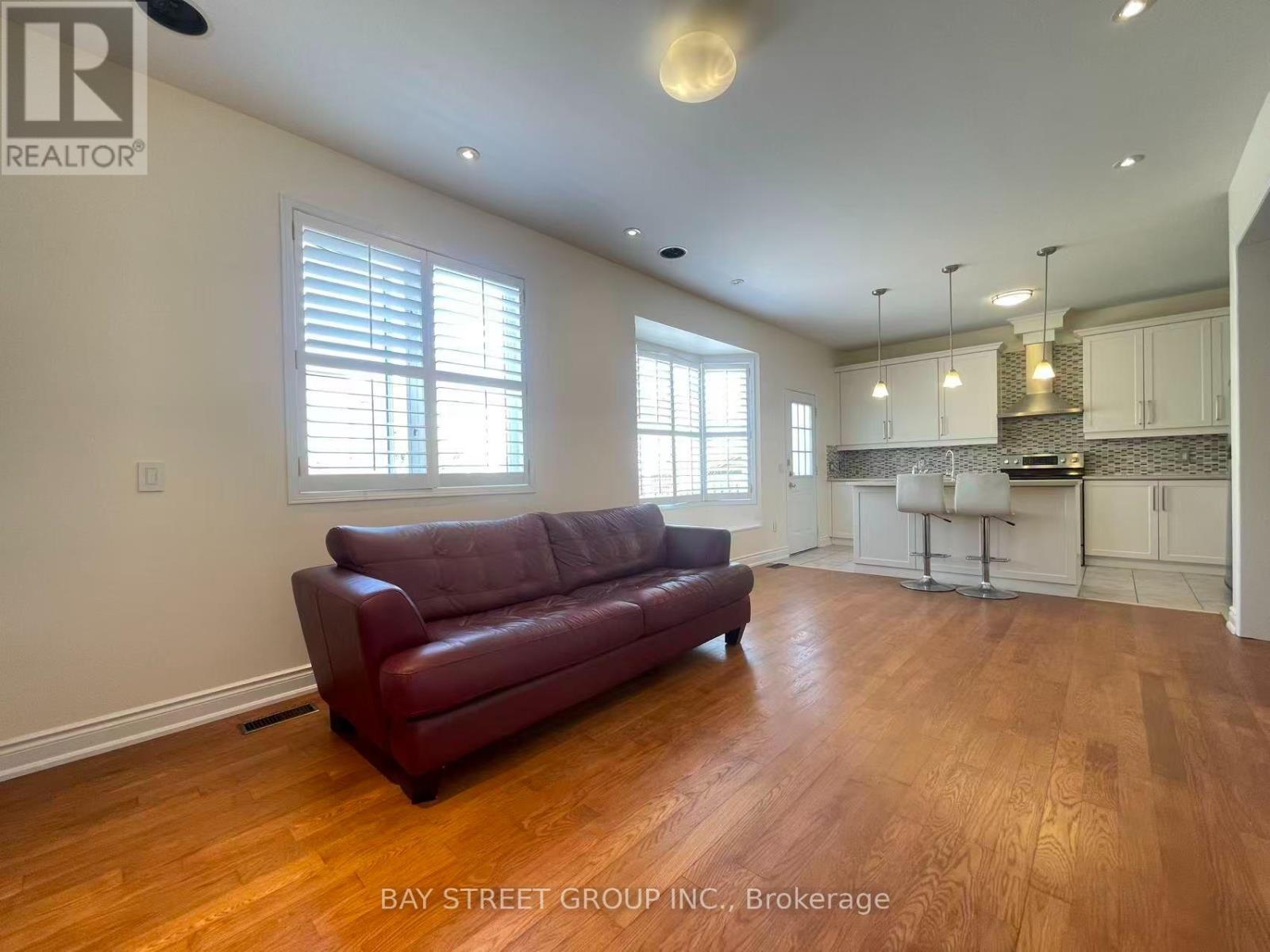 11 Belgrave Square, Markham, Ontario  L6C 2T1 - Photo 15 - N13565674