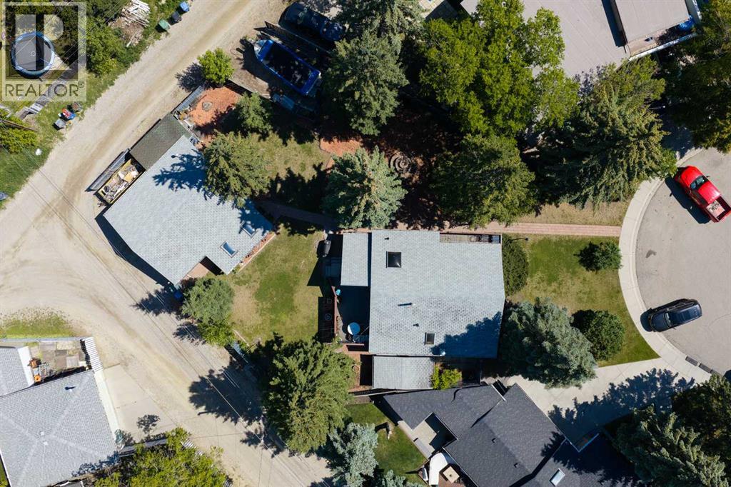 310 Huntham Place Ne, Calgary, Alberta  T2K 4G7 - Photo 3 - A2322466