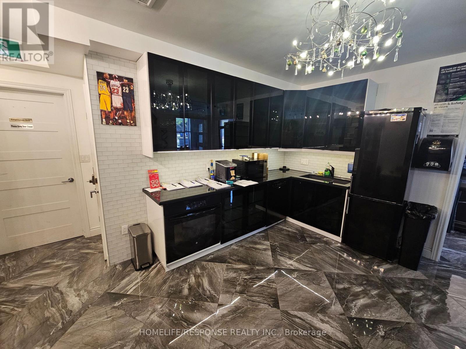 21 - 966 Pantera Drive, Mississauga, Ontario  L4W 2S1 - Photo 7 - W13609824