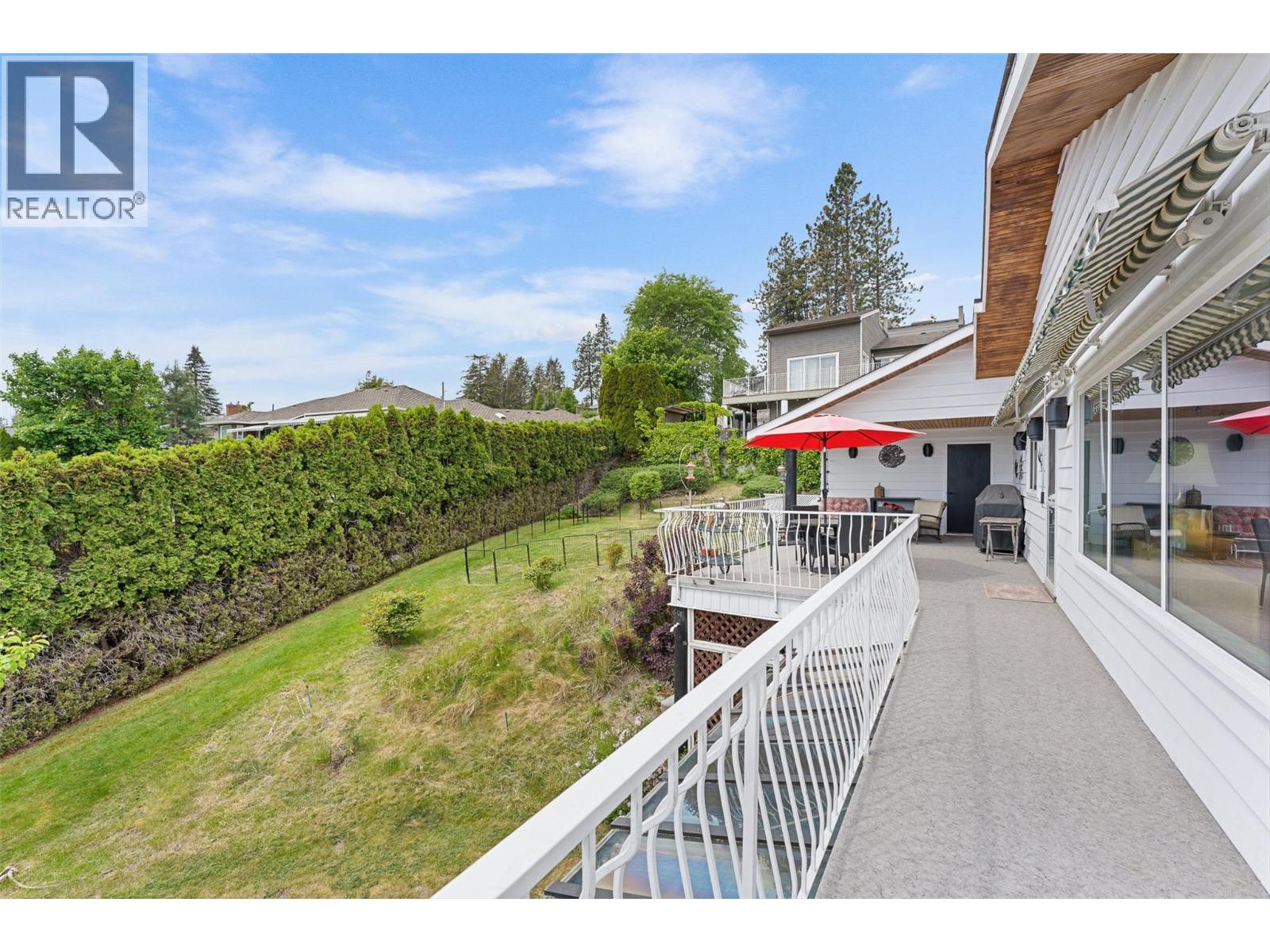2157 Alexander Place, Kelowna, British Columbia  V1Z 2X5 - Photo 33 - 10388112