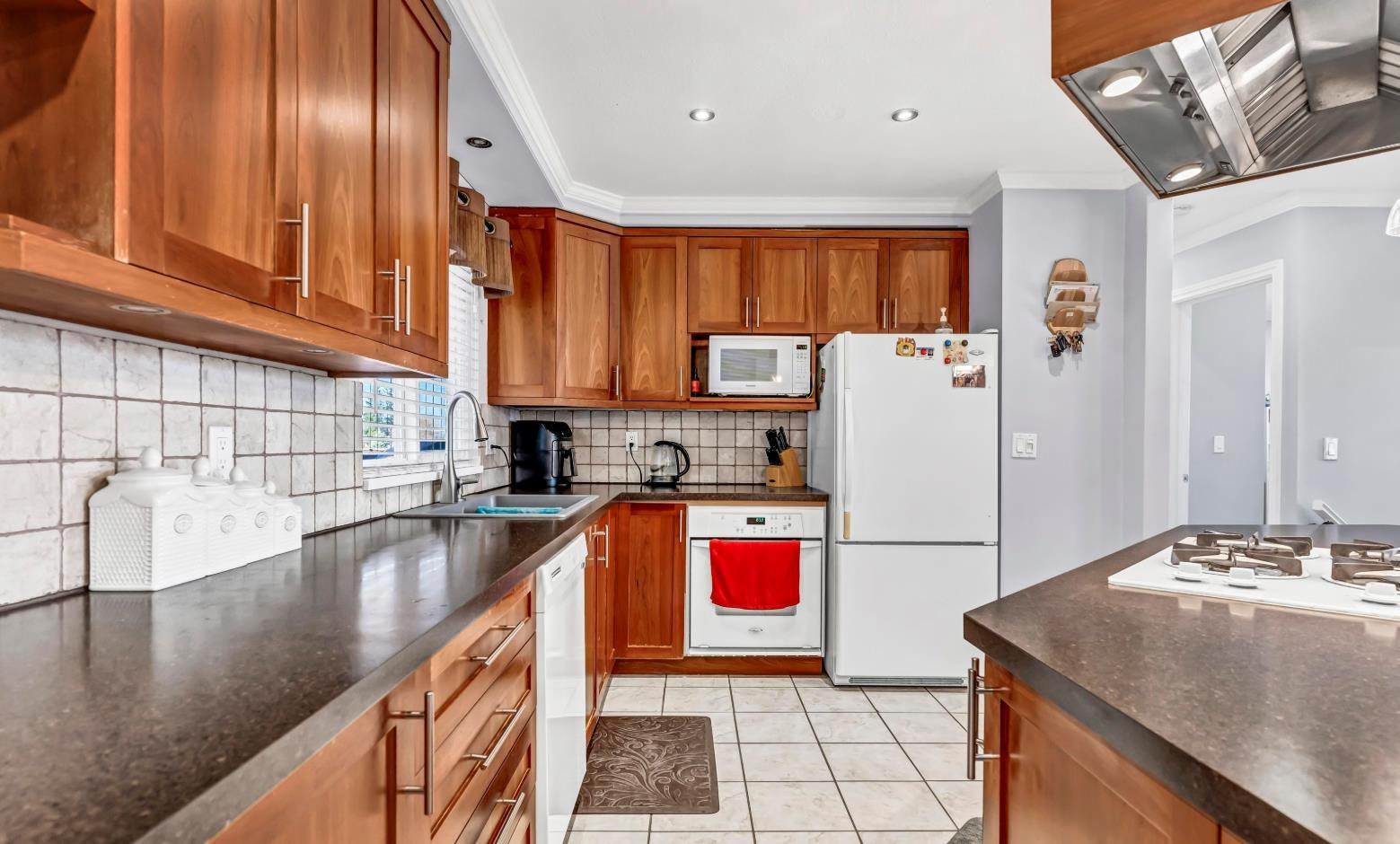 18240 64 Avenue, Surrey, British Columbia  V3S 8A7 - Photo 7 - R3148603