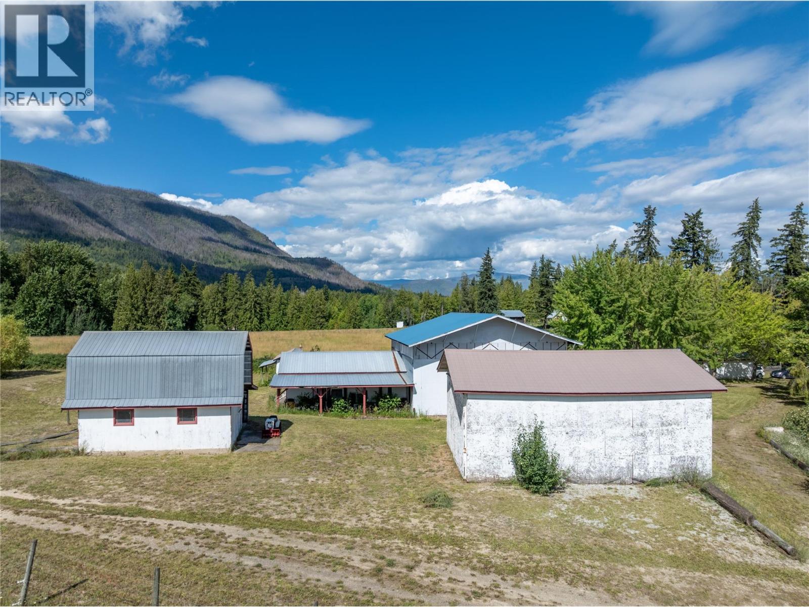 1102 Trans Canada Highway, Sorrento, British Columbia  V0E 2W0 - Photo 68 - 10393810
