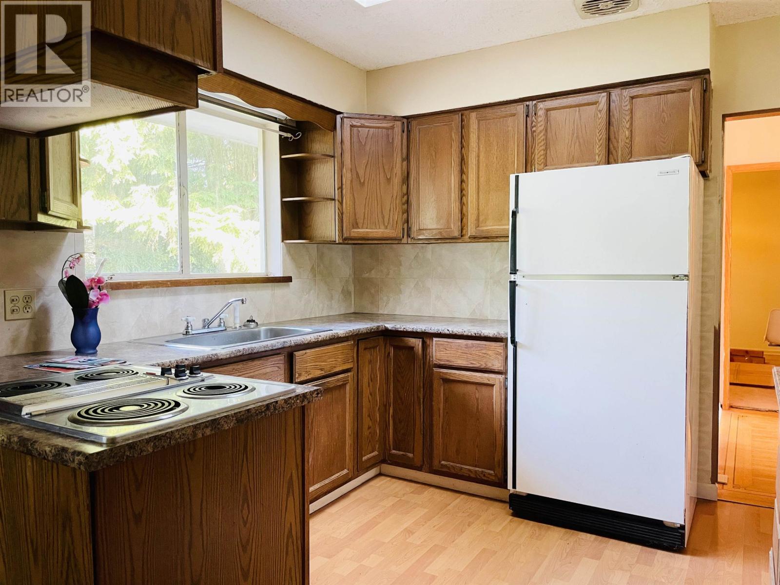 697 Fairview Street, Coquitlam, British Columbia  V3J 4B3 - Photo 4 - R3150127