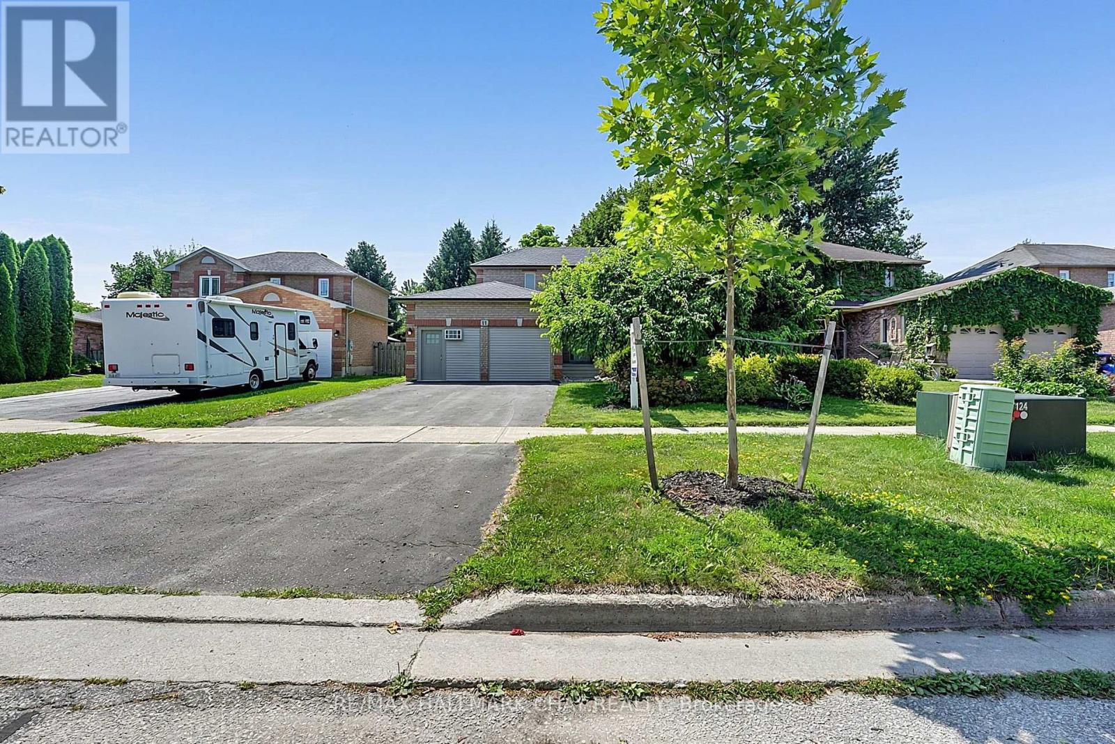 11 Dugdale Avenue, New Tecumseth, Ontario  L0G 1A0 - Photo 45 - N13609864