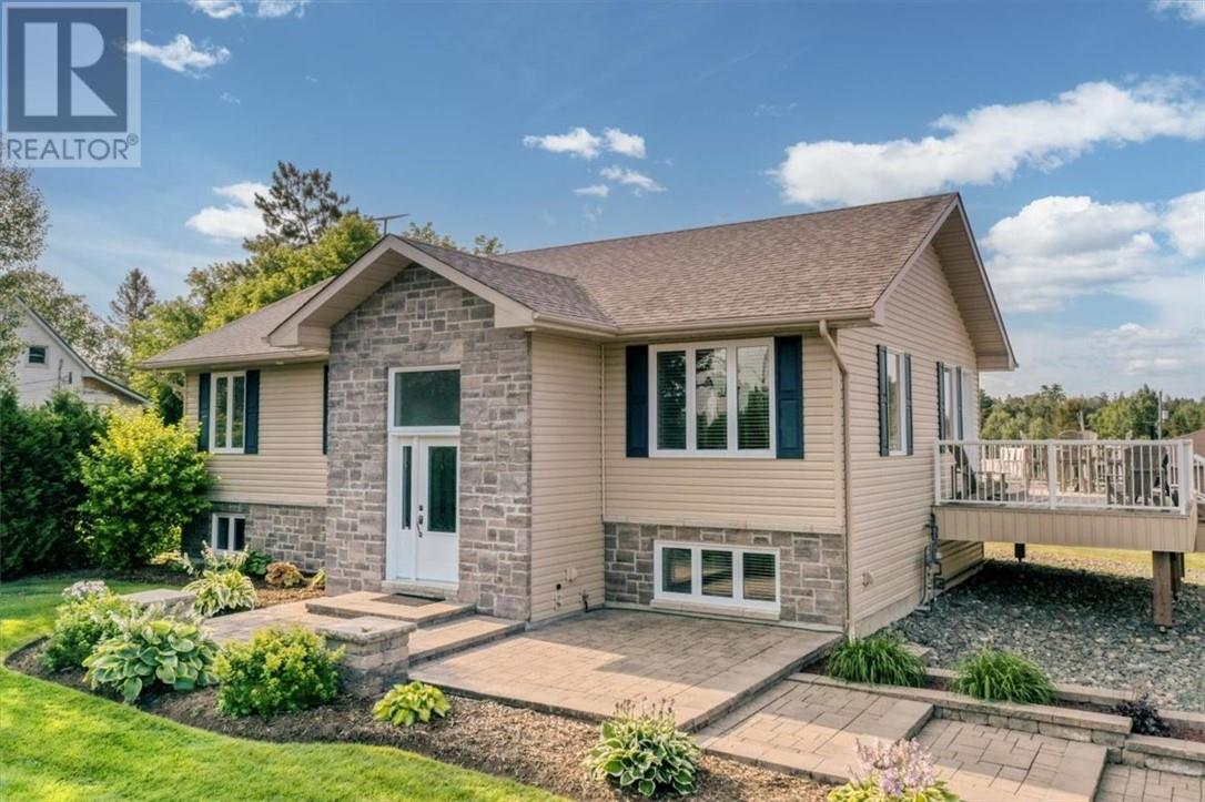 9 Rollande Street, Markstay, Ontario  P0M 2G0 - Photo 3 - 2129390