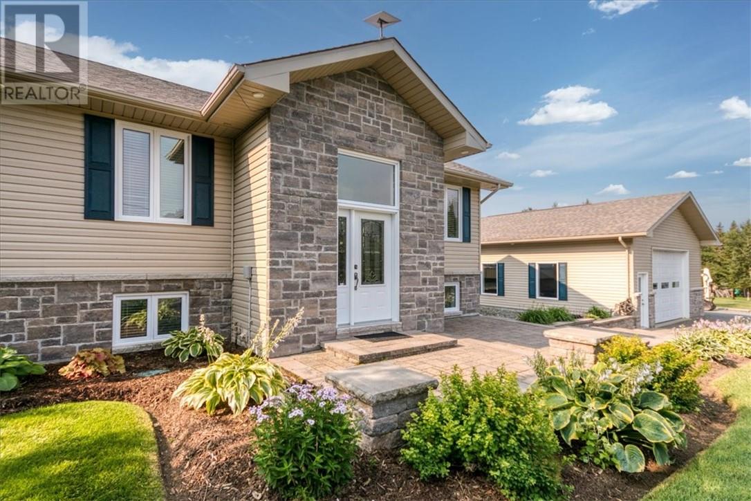 9 Rollande Street, Markstay, Ontario  P0M 2G0 - Photo 4 - 2129390