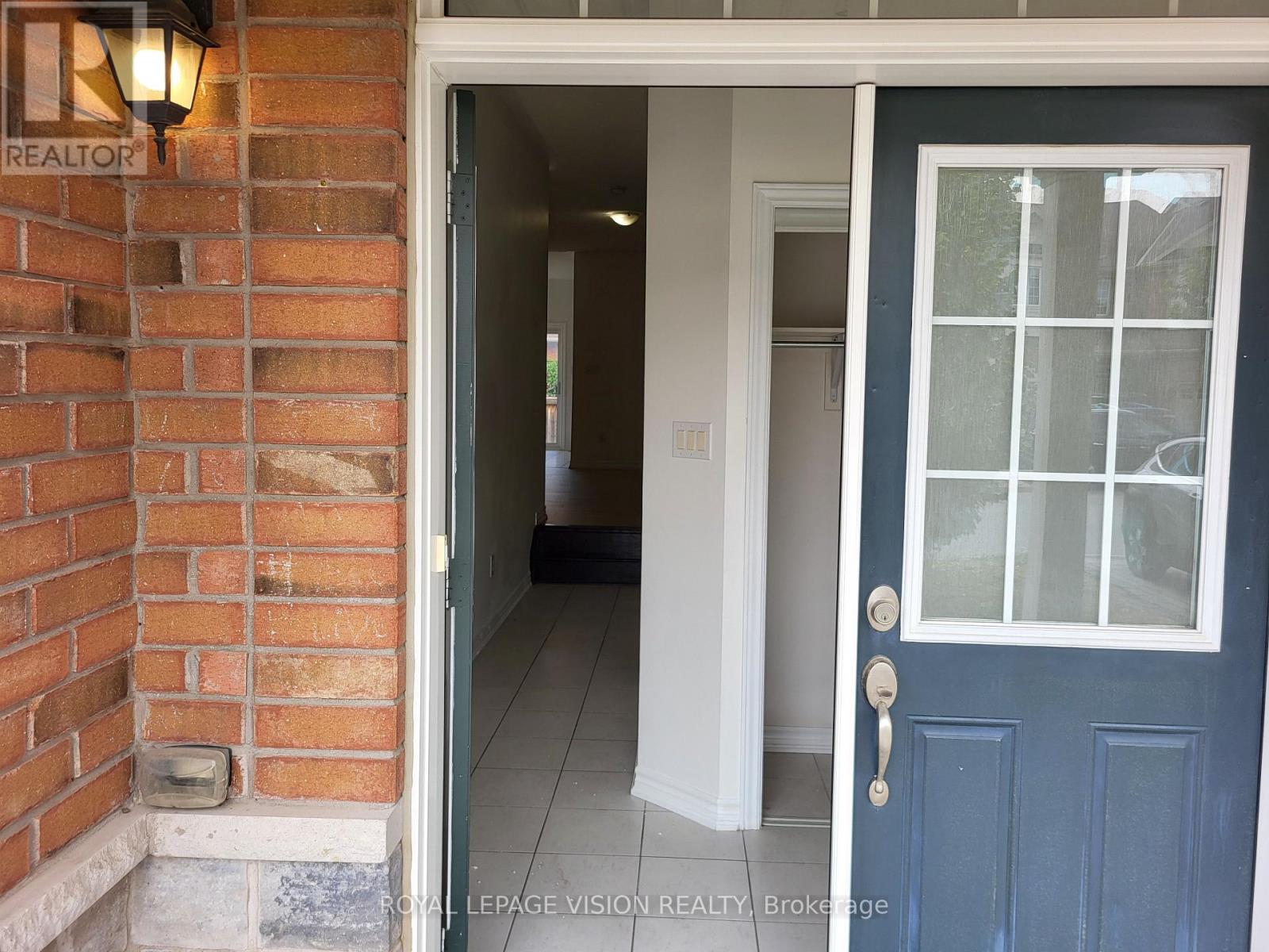 Upper - 715 Agnew Crescent, Milton, Ontario  L9T 8M6 - Photo 2 - W13609854