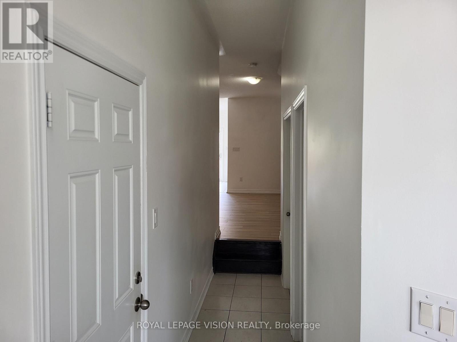 Upper - 715 Agnew Crescent, Milton, Ontario  L9T 8M6 - Photo 3 - W13609854