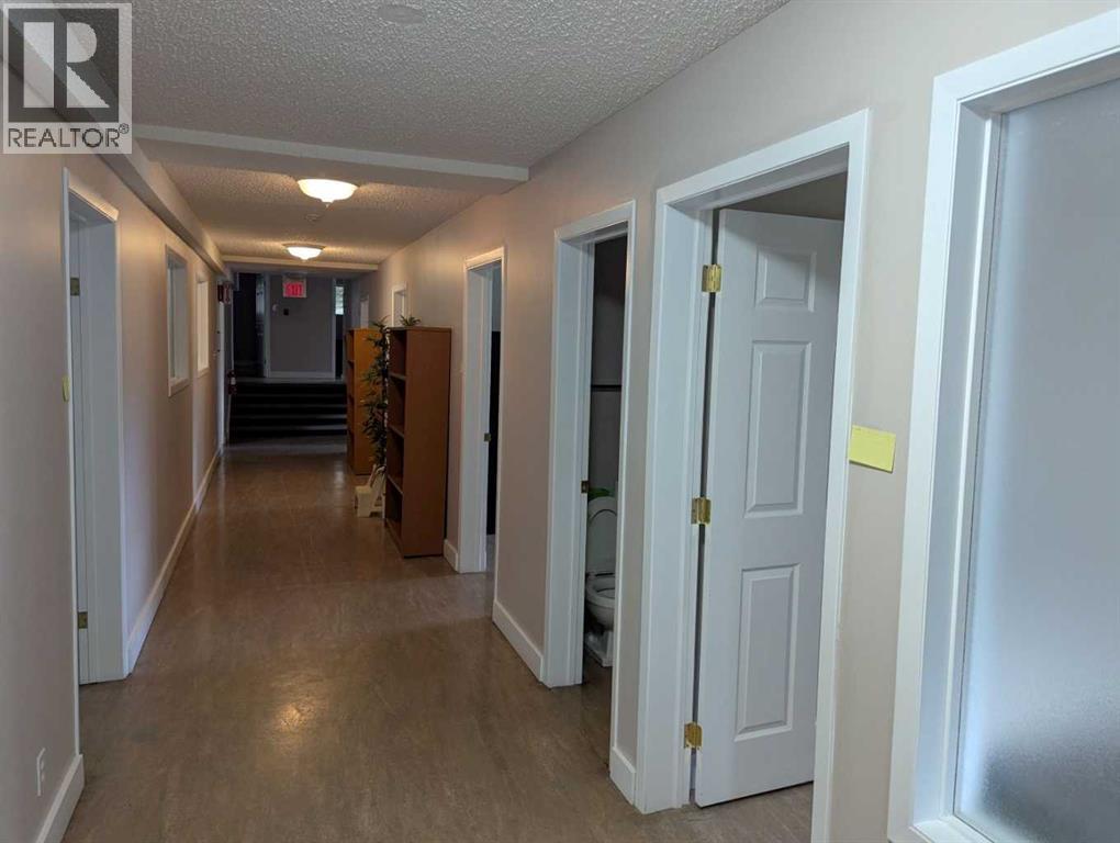3060 17 Avenue SW, Calgary, Alberta  T3E 7G8 - Photo 5 - A2332551