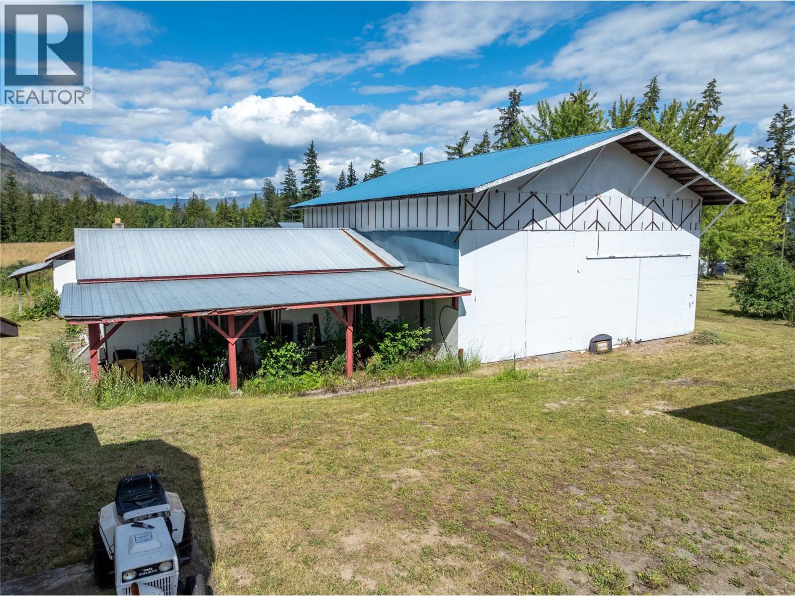 1102 Trans Canada Highway, Sorrento, British Columbia  V0E 2W0 - Photo 21 - 10394160