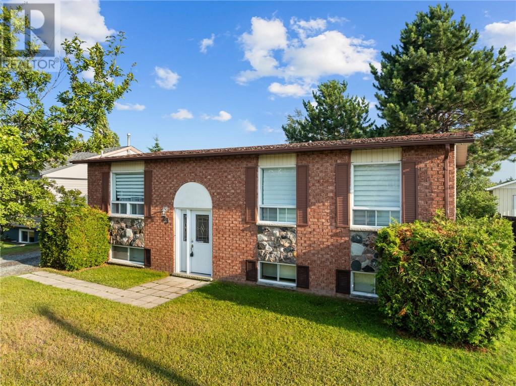 23 Sycamore Street, Chelmsford, Ontario  P0M 1L0 - Photo 3 - 2129464