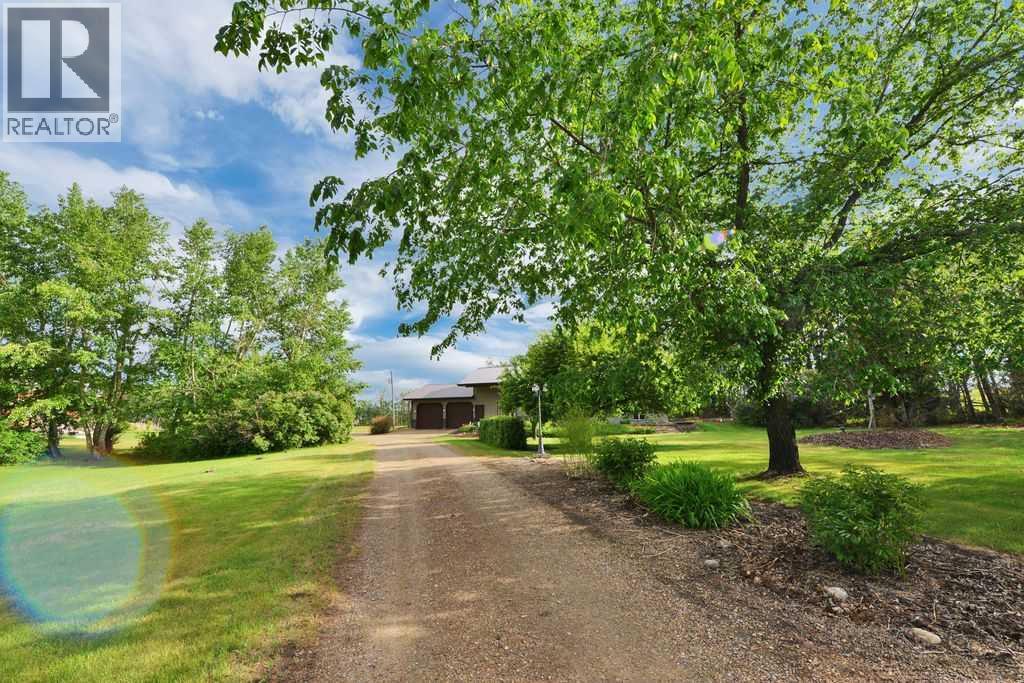 27137 Highway 42, Rural Red Deer County, Alberta  T0M 1R0 - Photo 3 - A2293336