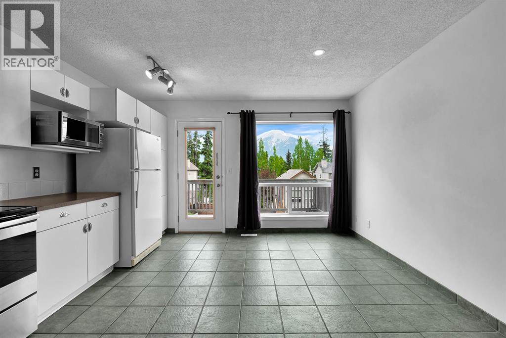 952 Wilson Way, Canmore, Alberta  T1W 2Z4 - Photo 11 - A2331144