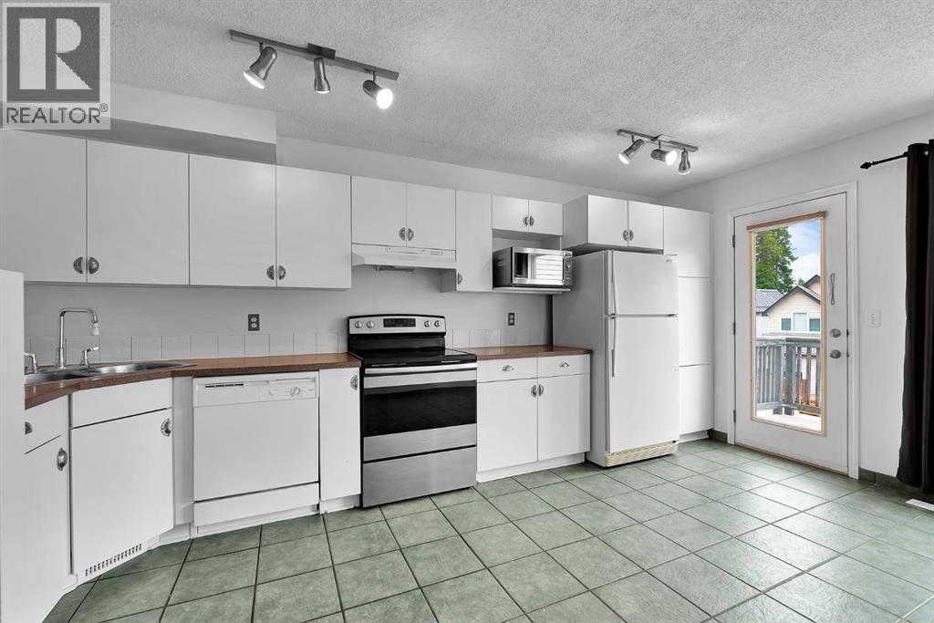 952 Wilson Way, Canmore, Alberta  T1W 2Z4 - Photo 12 - A2331144