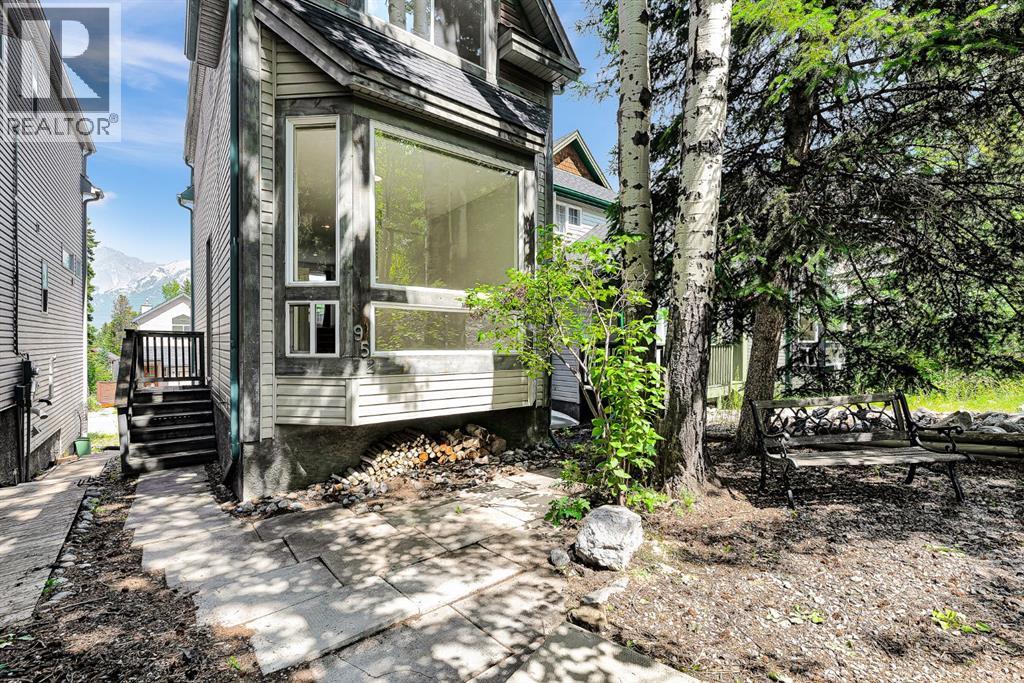 952 Wilson Way, Canmore, Alberta  T1W 2Z4 - Photo 3 - A2331144