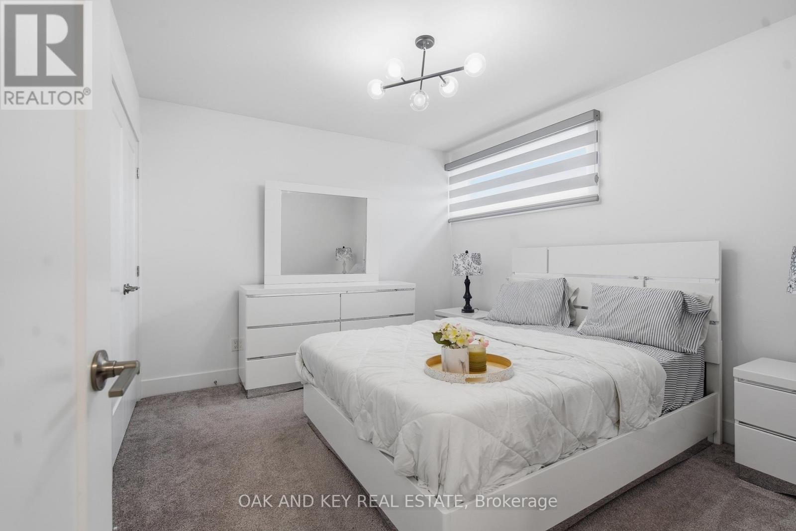25 Alexander Circle, Strathroy-Caradoc, Ontario  N7G 0B4 - Photo 30 - X12964352