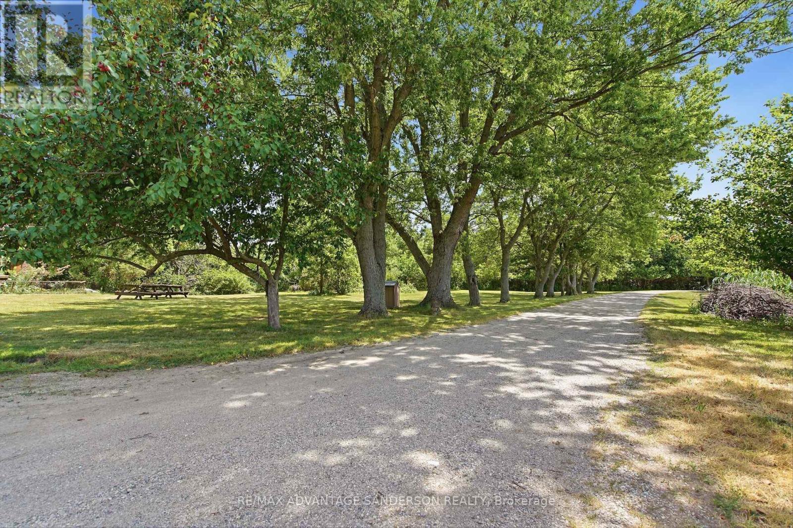 1502 Winter Drive, Adelaide Metcalfe, Ontario  N7G 3H5 - Photo 43 - X13610100