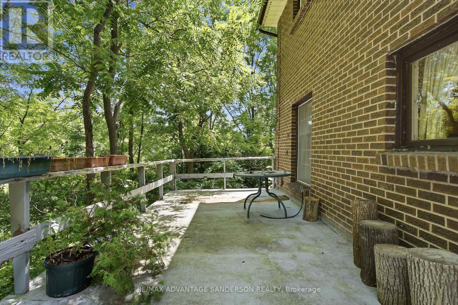 1502 Winter Drive, Adelaide Metcalfe, Ontario  N7G 3H5 - Photo 38 - X13610104