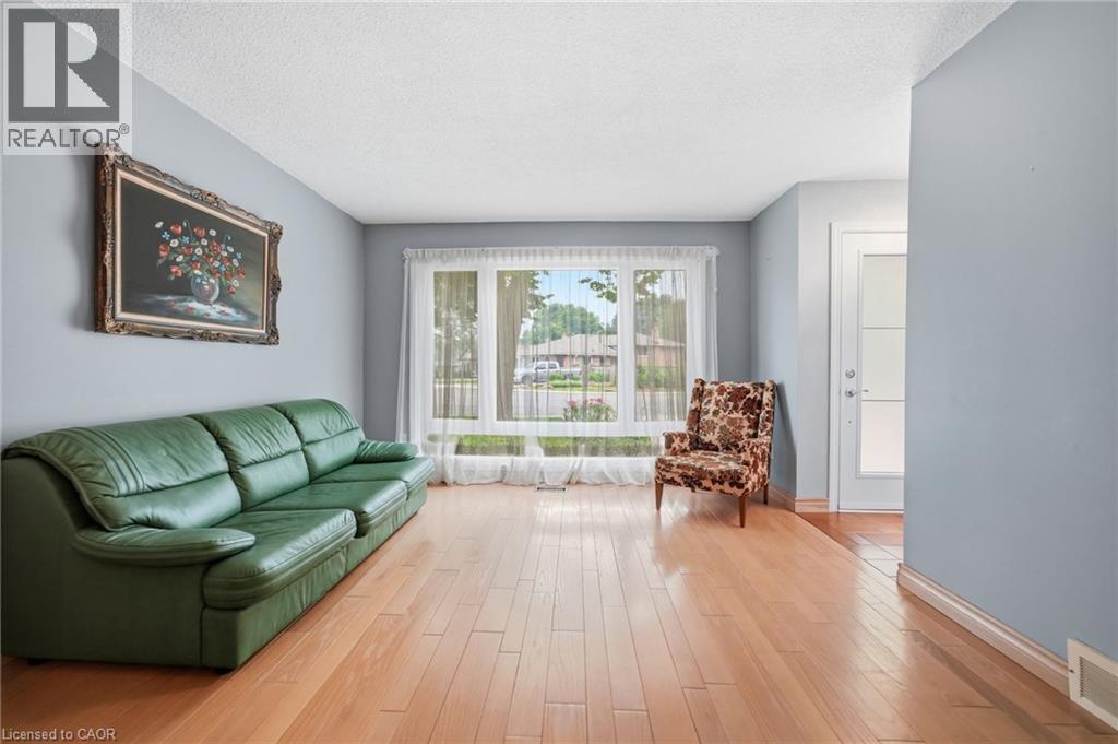 303 Wendover Drive, Hamilton, Ontario  L9C 5X5 - Photo 10 - 40848331