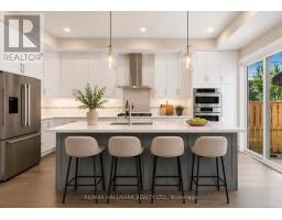 92 CRAIGLEE DRIVE, Toronto, Ontario