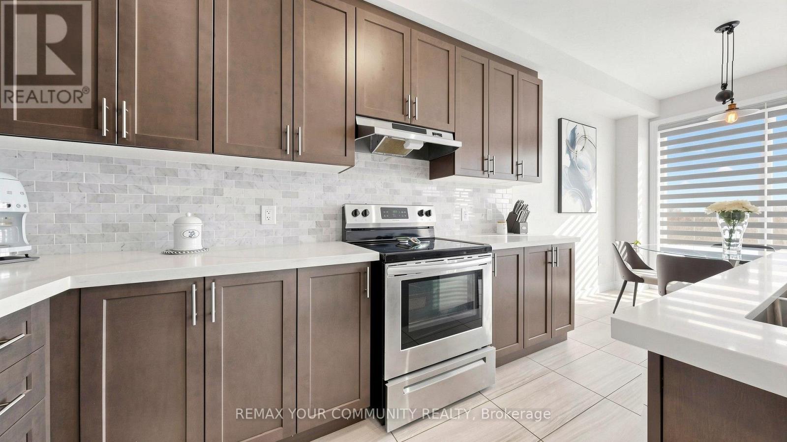 3 Frederick Pearson Street, East Gwillimbury, Ontario  L9N 0R9 - Photo 16 - N13609954
