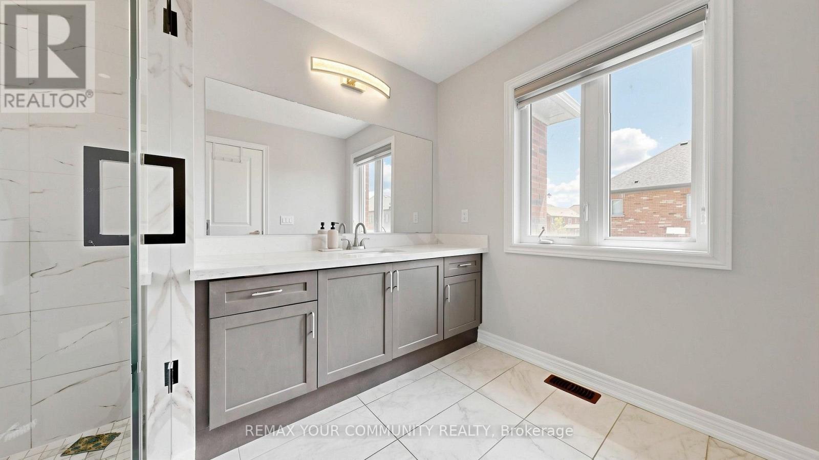 3 Frederick Pearson Street, East Gwillimbury, Ontario  L9N 0R9 - Photo 43 - N13609954