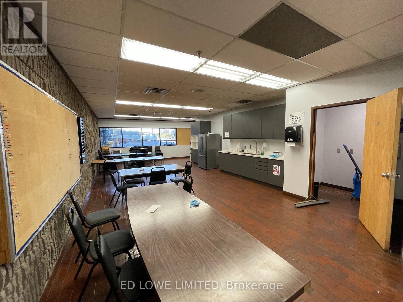 Unit 2&3 - 200 Fairview Road, Barrie, Ontario  L4N 8X8 - Photo 7 - S13610106