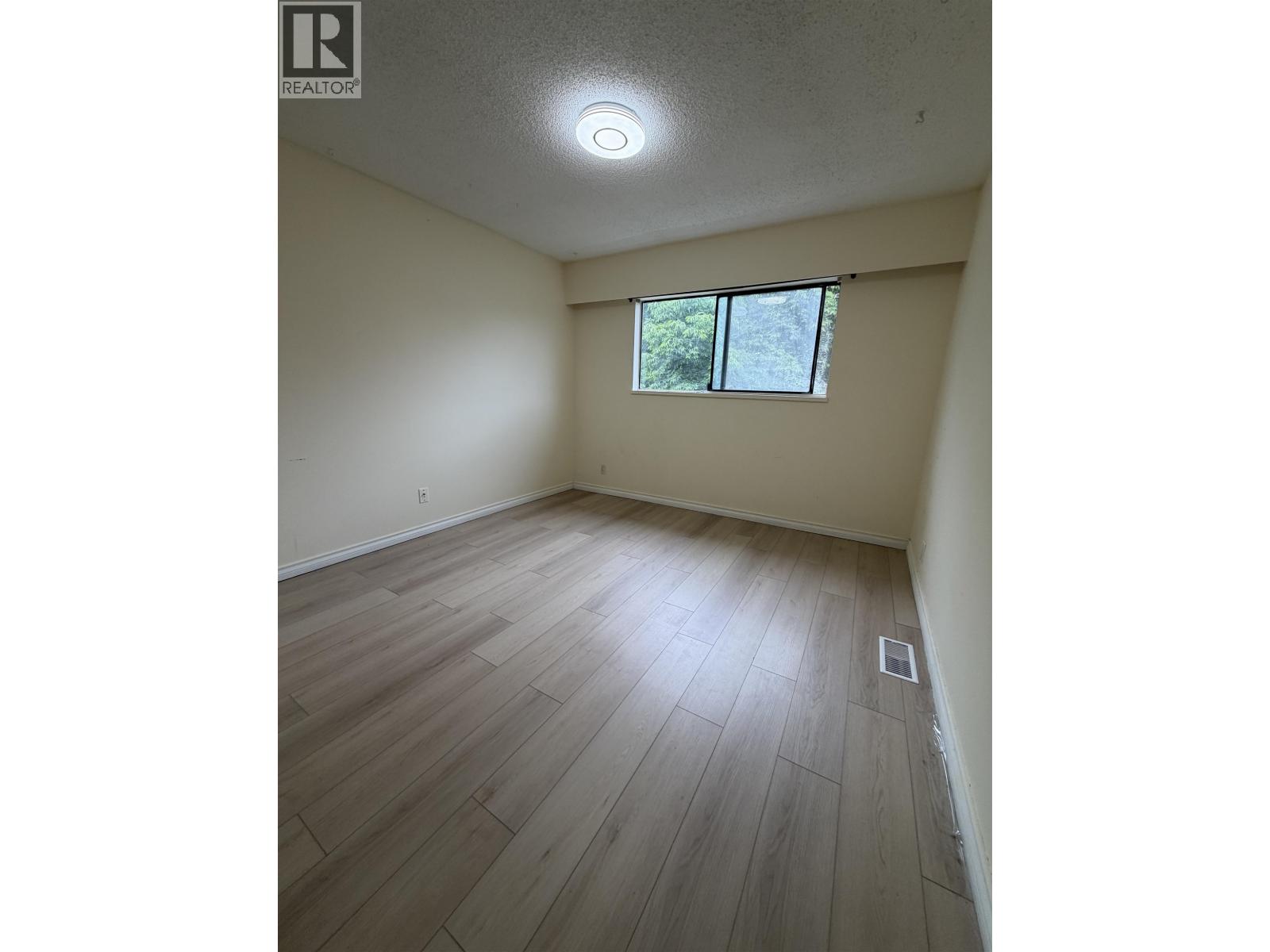 5794 Lanark Street, Vancouver, British Columbia  V5P 2Y5 - Photo 11 - R3134387
