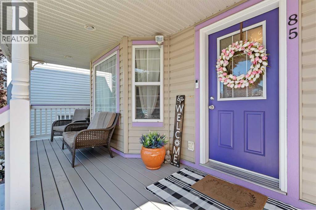 85 Evermeadow Manor SW, Calgary, Alberta  T2Y 4W8 - Photo 2 - A2327764
