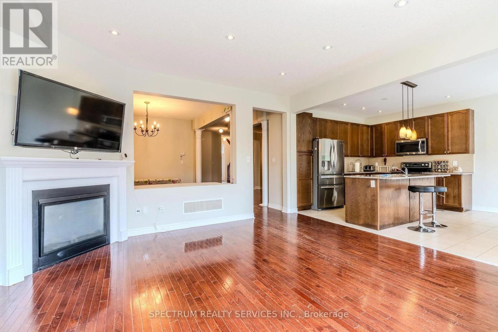1108 Savoline Boulevard, Milton, Ontario  L9T 8P5 - Photo 3 - W13610176