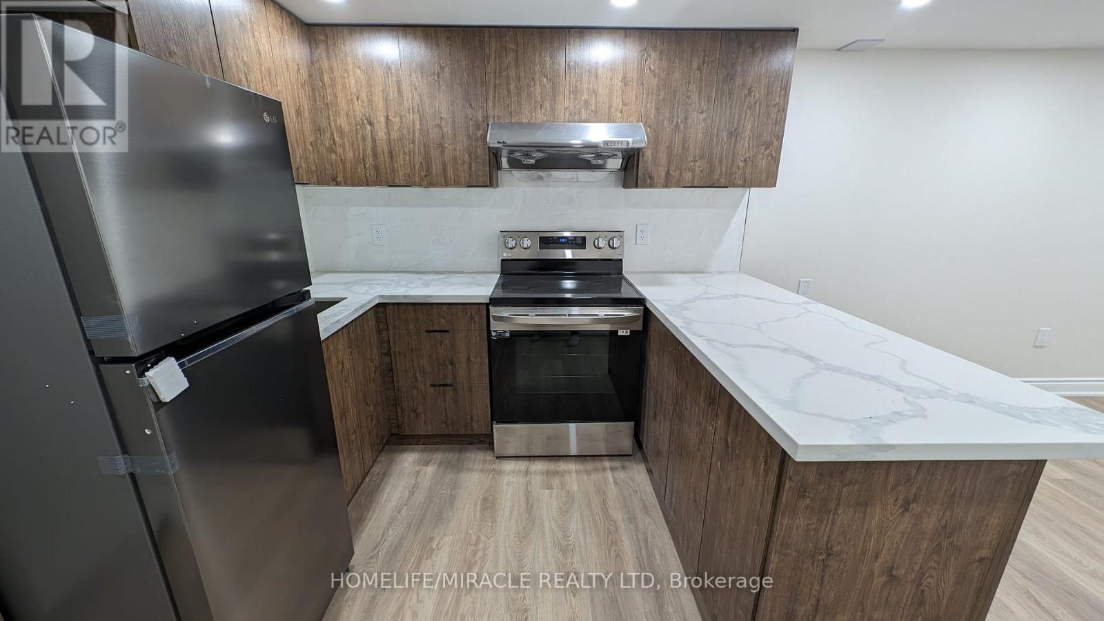 163 Whitfield Avenue, Toronto (Humber Summit), Ontario  M9L 1H2 - Photo 2 - W13610210