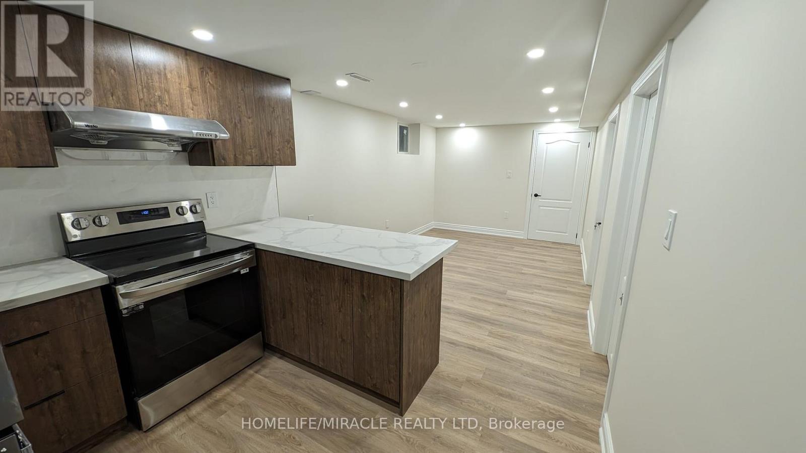 163 Whitfield Avenue, Toronto (Humber Summit), Ontario  M9L 1H2 - Photo 3 - W13610210