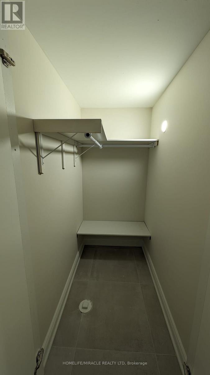 163 Whitfield Avenue, Toronto (Humber Summit), Ontario  M9L 1H2 - Photo 7 - W13610210