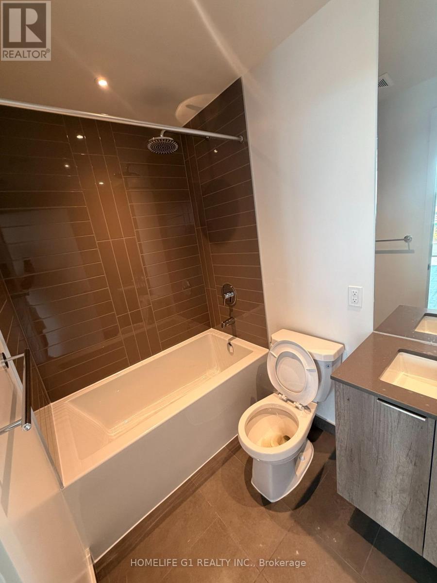 Th2 - 448 Burnhamthorpe Road W, Mississauga, Ontario  L5B 0R4 - Photo 5 - W13610212