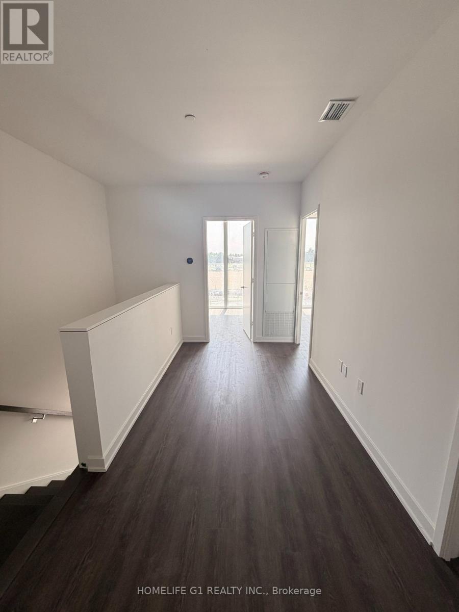 Th2 - 448 Burnhamthorpe Road W, Mississauga, Ontario  L5B 0R4 - Photo 7 - W13610212
